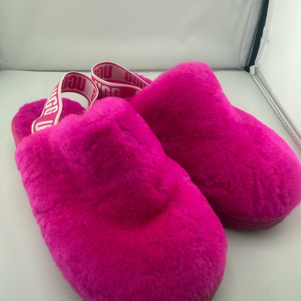 UGG Fuchsia Fluffy Slippers size 4